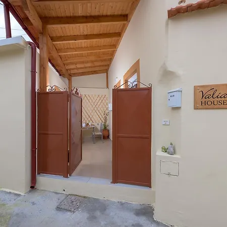 Valia's House Apartment *